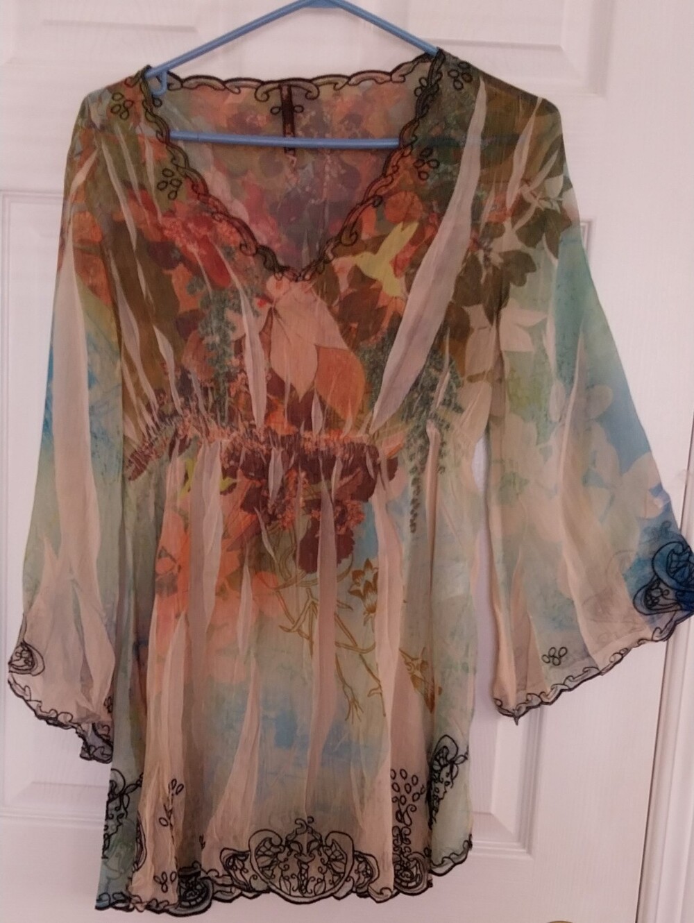 Sheer Floral V-Neck Women’s Top in Multicolor - Picture 4 of 11